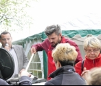 43. Każdy mógł się poczęstować. Gotował nie byle kto.....JPG