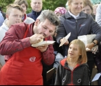 63. Kucharz próbował pierwszy....JPG